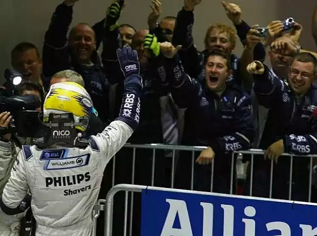 Nico Rosberg und die Williams-Crew Titel-Bild zur News: Nico Rosberg und die Williams-Crew