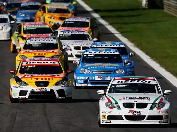 Alessandro Zanardi führt das WTCC-Feld an Titel-Bild zur News: Alessandro Zanardi führt das WTCC-Feld an
