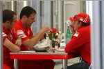 Kimi Räikkönen mit Stefano Domenicali (Teamchef) (Ferrari) 