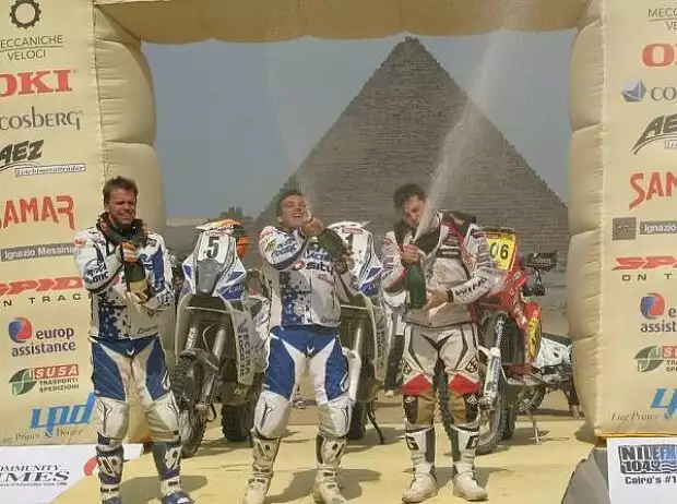 Sektdusche Motorrad Titel-Bild zur News: Sektdusche Motorrad