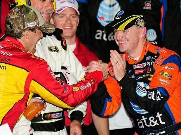 Kevin Harvick Jeff Burton Titel-Bild zur News: Kevin Harvick Jeff Burton