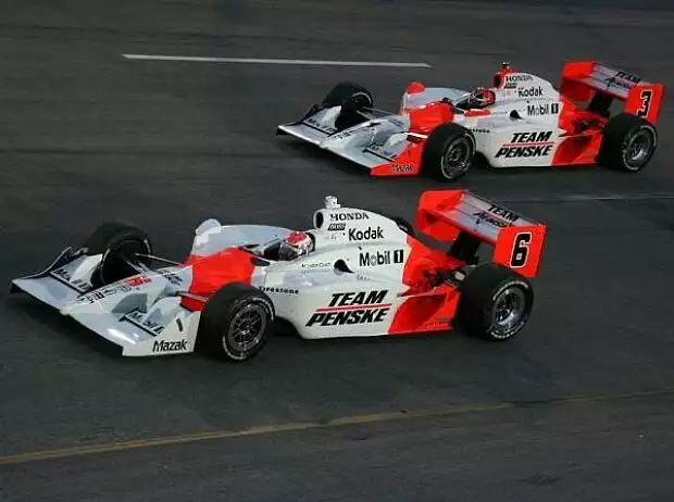 Titel-Bild zur News: Ryan Briscoe Helio Castroneves Penske