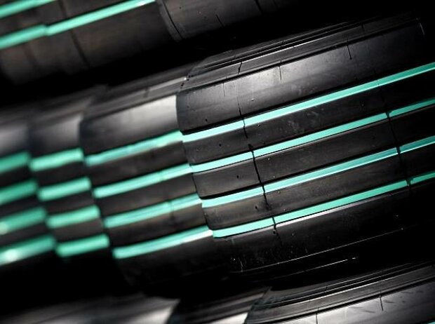Titel-Bild zur News: Bridgestone-Reifen mit grünen Rillen