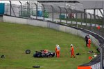 David Coulthard (Red Bull) verunfallte schon in der ersten Runde