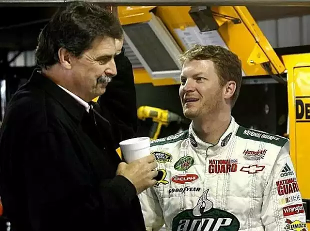 Mike Helton Dale Earnhardt Jr. Titel-Bild zur News: Mike Helton Dale Earnhardt Jr.