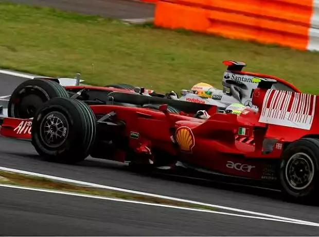 Lewis Hamilton vor Felipe Massa Titel-Bild zur News: Lewis Hamilton vor Felipe Massa