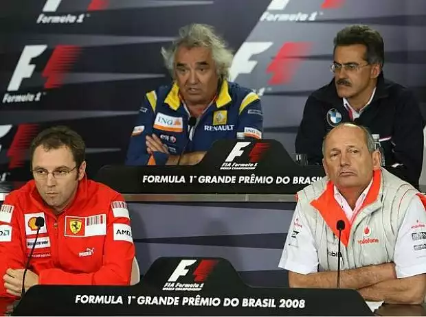 Stefano Domenicali, Flavio Briatore, Mario Theissen und Ron Dennis Titel-Bild zur News: Stefano Domenicali, Flavio Briatore, Mario Theissen und Ron Dennis