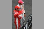 Felipe Massa (Ferrari) und Lewis Hamilton (McLaren-Mercedes) 