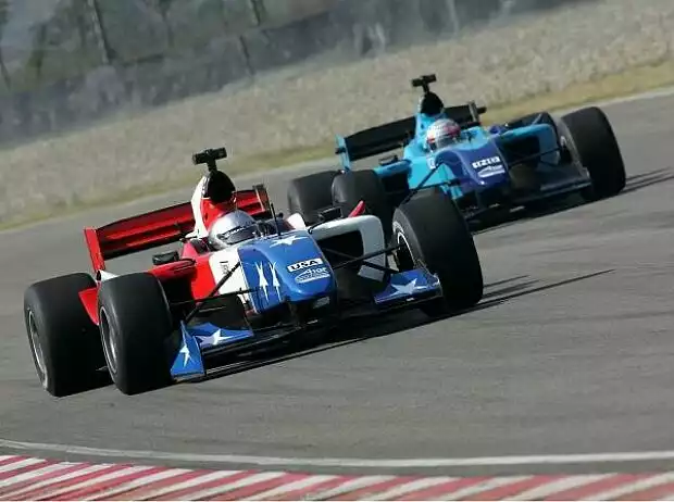 Titel-Bild zur News: Marco Andretti und Narain Karthikeyan