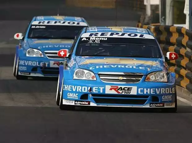 Alain Menu vor Manabu Orido Titel-Bild zur News: Alain Menu vor Manabu Orido
