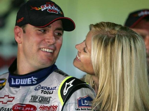 Jimmie Johnson mit Ehefrau Chandra Jimmie Johnson mit Ehefrau Chandra