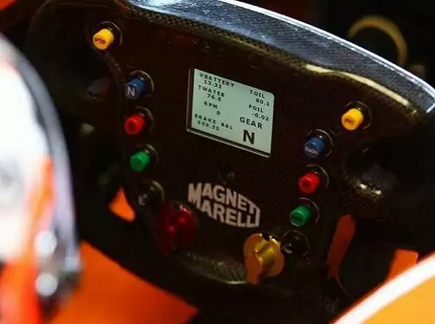 Titel-Bild zur News: A1GP-Lenkrad mit Powerboost-Knopf