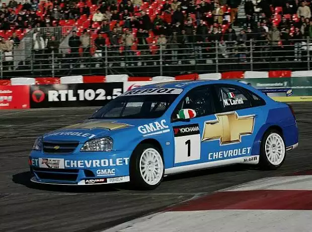 Nicola Larini auf der Bologna Motor Show Titel-Bild zur News: Nicola Larini auf der Bologna Motor Show