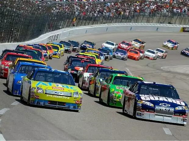 NASCAR Start Texas Frühjahr 2008 Titel-Bild zur News: NASCAR Start Texas Frühjahr 2008