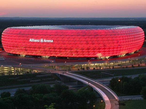 Allianz Arena FC Bayern München rot