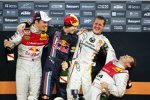 Mattias Ekström, Sebastian Vettel, Michael Schumacher und Tom Kristensen bei der Siegerehrung