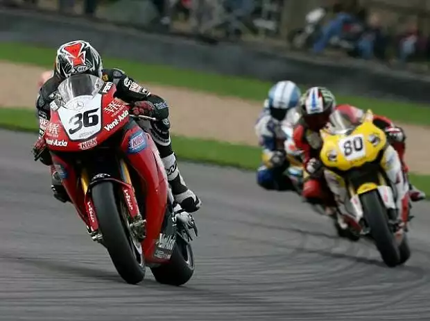 Das Superbike-Feld Titel-Bild zur News: Das Superbike-Feld