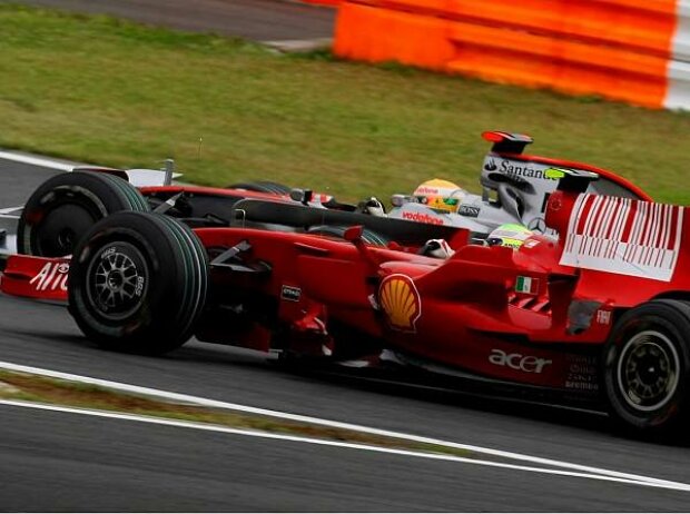 Lewis Hamilton vor Felipe Massa 