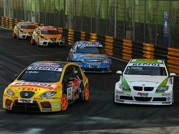 Yvan Muller vor Augusto Farfus Yvan Muller vor Augusto Farfus