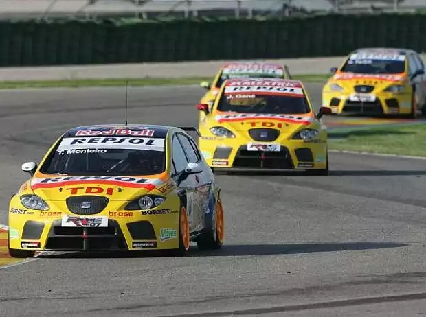 Tiago Monteiro vor Jordi Gené Titel-Bild zur News: Tiago Monteiro vor Jordi Gené