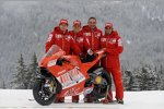 Nicky Hayden,  Casey Stoner, Livio Suppo Vittoriano Guareschi und die Ducati Desmosedici GP9