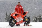 Livio Suppo mit der Ducati Desmosedici GP9