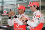 Lewis Hamilton und Pedro de la Rosa (McLaren-Mercedes) 