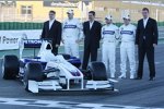 Walter Riedl, Robert Kubica, Mario Theissen (BMW Motorsport Direktor), Nick Heidfeld, Christian Klien und Markus Duismann (BMW Sauber F1 Team) 