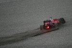 Kimi Räikkönen (Ferrari) dreht sich in das Kiesbett