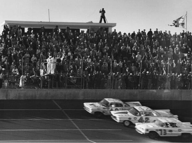 Daytona 1959 Lee Petty Johnny Beauchamp