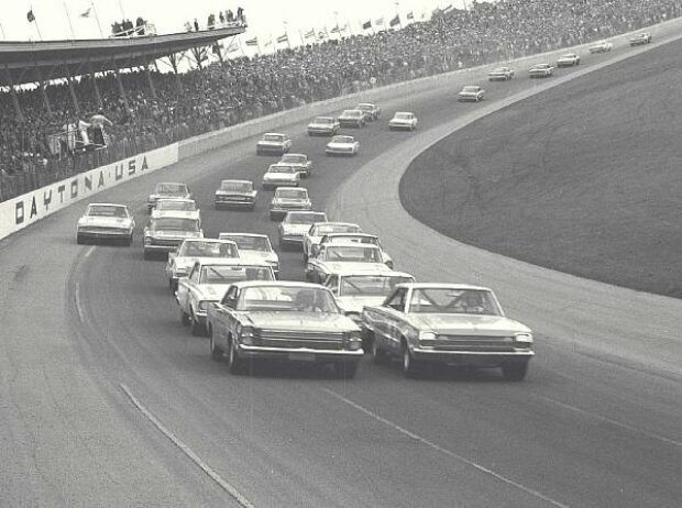 Daytona 1966 Cale Yarborough und Richard Petty Daytona 1966 Cale Yarborough und Richard Petty
