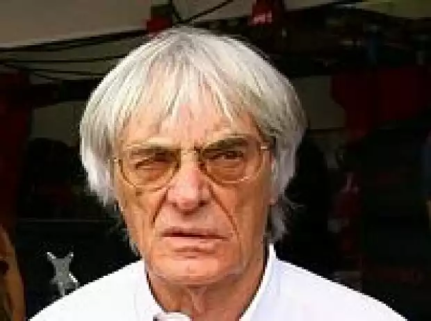 Titel-Bild zur News: Bernie Ecclestone verkniffen