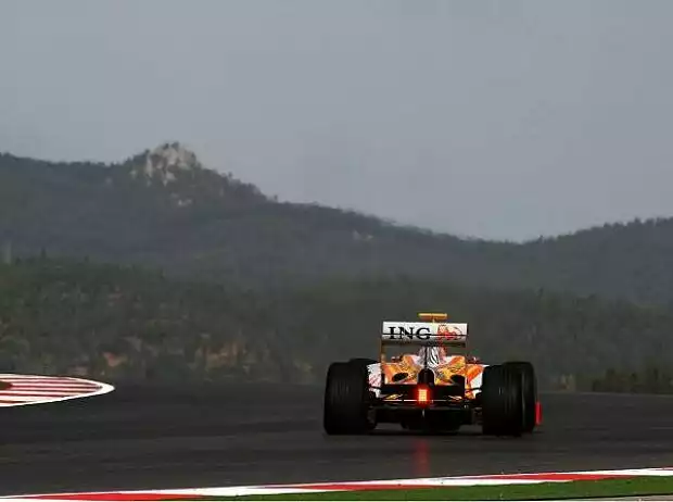 Fernando Alonso Renault Algarve Portimão Titel-Bild zur News: Fernando Alonso Renault Algarve Portimão