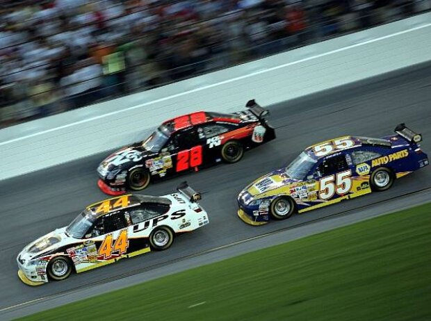 Dale Jarrett Travis Kvapil Michael Waltrip Dale Jarrett Travis Kvapil Michael Waltrip