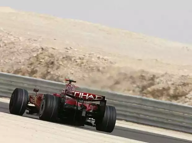 Kimi Räikkönen, Manama, Bahrain Sakhir Circuit Titel-Bild zur News: Kimi Räikkönen, Manama, Bahrain Sakhir Circuit