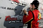 Polesetter Martin Truex Jun. verewigt sich in der Victory Lane