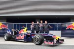 Gruppenbild mit dem Red Bull RB5