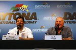 Tony Stewart und A.J. Foyt auf einer PK