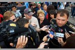 Ryan Newman steht nach seinem Crash Rede und Antwort 