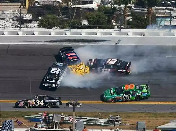 Titel-Bild zur News: Carl Edwards Daytona, Daytona International Speedway