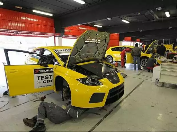 Testfahrten bei SEAT, Barcelona, Circuit de Catalunya Titel-Bild zur News: Testfahrten bei SEAT, Barcelona, Circuit de Catalunya