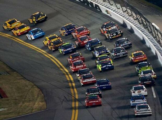 Elliott Sadler, Matt KensethDaytona, Daytona International Speedway Elliott Sadler, Matt KensethDaytona, Daytona International Speedway