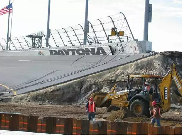 Daytona 2004 Umbau Titel-Bild zur News: Daytona 2004 Umbau