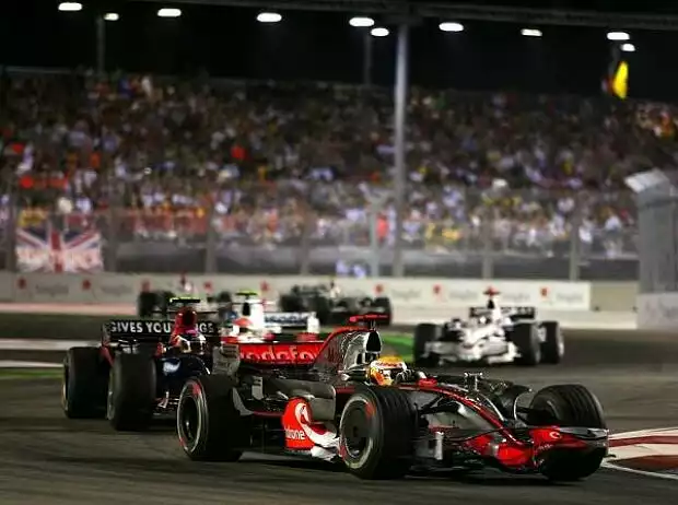 Lewis Hamilton, Singapur, Marina Bay Street Circuit Titel-Bild zur News: Lewis Hamilton, Singapur, Marina Bay Street Circuit
