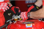 Xerox-Ducati-Mechaniker bei der Arbeit