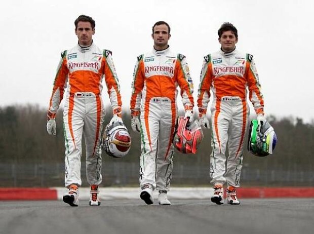 Vitantonio Liuzzi, Giancarlo Fisichella, Adrian Sutil, Silverstone, Grand Prix Circuit Silverstone Vitantonio Liuzzi, Giancarlo Fisichella, Adrian Sutil, Silverstone, Grand Prix Circuit Silverstone