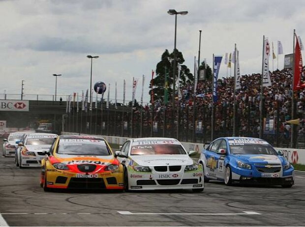 Titel-Bild zur News: Tiago Monteiro, Augusto Farfus, Nicola LariniCuritiba, Curitiba Circuit