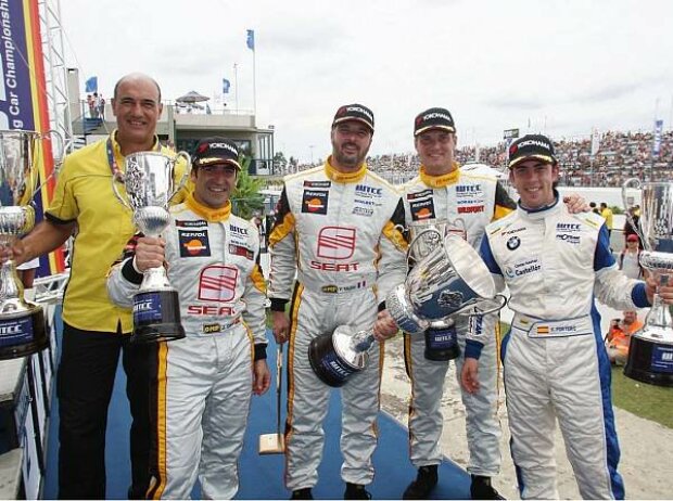 Jordi Gené, Rickard Rydell, Yvan Muller, Curitiba, Curitiba Circuit Jordi Gené, Rickard Rydell, Yvan Muller, Curitiba, Curitiba Circuit