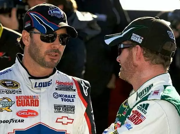 Dale Earnhardt Jun., Jimmie JohnsonDaytona, Daytona International Speedway Titel-Bild zur News: Dale Earnhardt Jun., Jimmie JohnsonDaytona, Daytona International Speedway