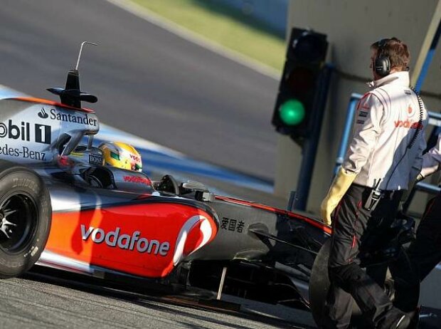Titel-Bild zur News: Lewis HamiltonJerez, Circuit de Jerez